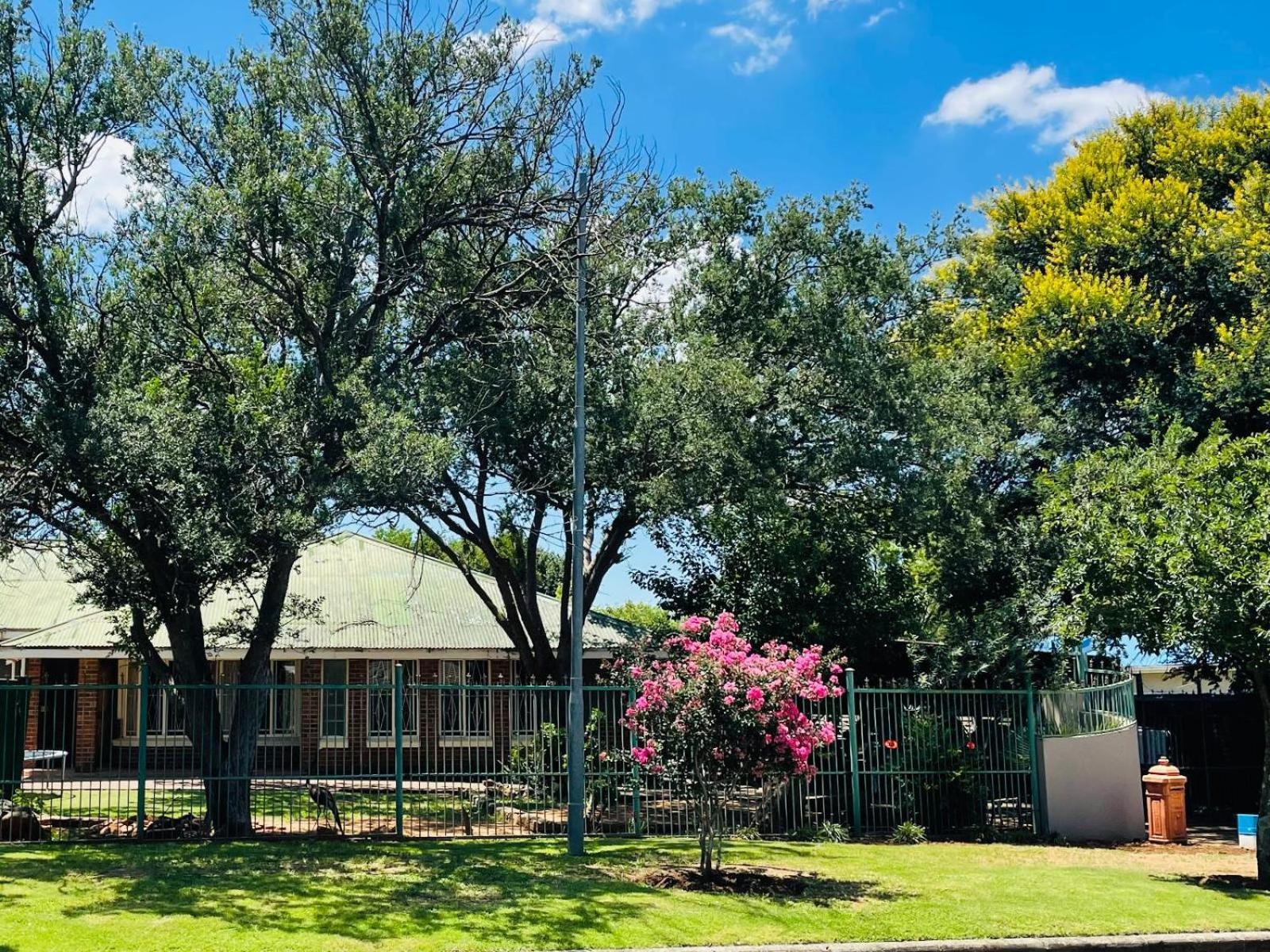 The Lantern Guesthouse Bloemfontein Exterior foto